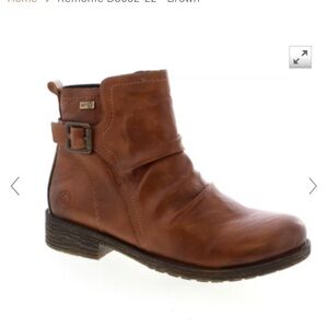 NWT Remonte D8082 Heeled Boot